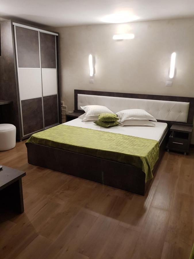 Отель Casa Dfg Костинешти Экстерьер фото
